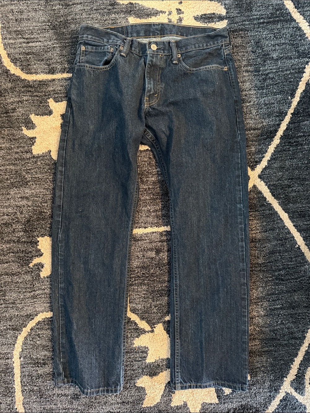 Levi's 514 Mom Jeans. Straight Jeans in Dark Indigo. Vintage